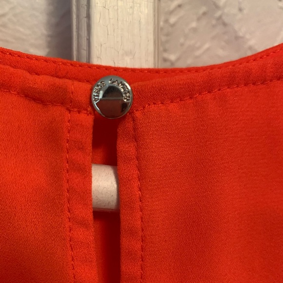 Vince Camuto Scarlet Short Sleeve Tunic Blouse Top - Picture 3 of 4